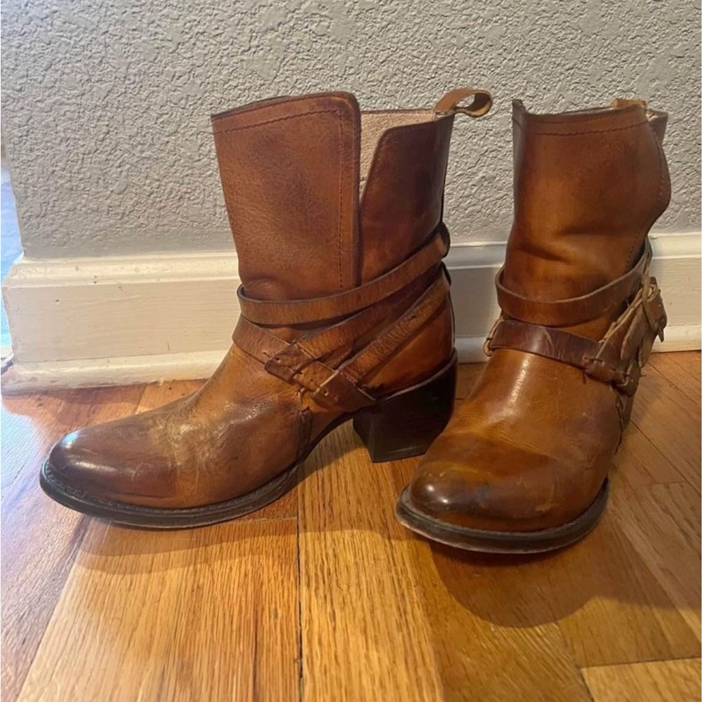 FREEBIRD BY STEVEN Saint Leather Boots Cognac - Size 7